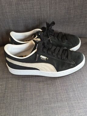 Puma Black Suede Sneakers Kids Size 5